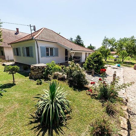 Berrybay Holidayhome Балатонкерестур Экстерьер фото