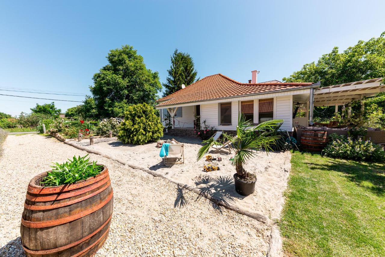 Berrybay Holidayhome Балатонкерестур Экстерьер фото